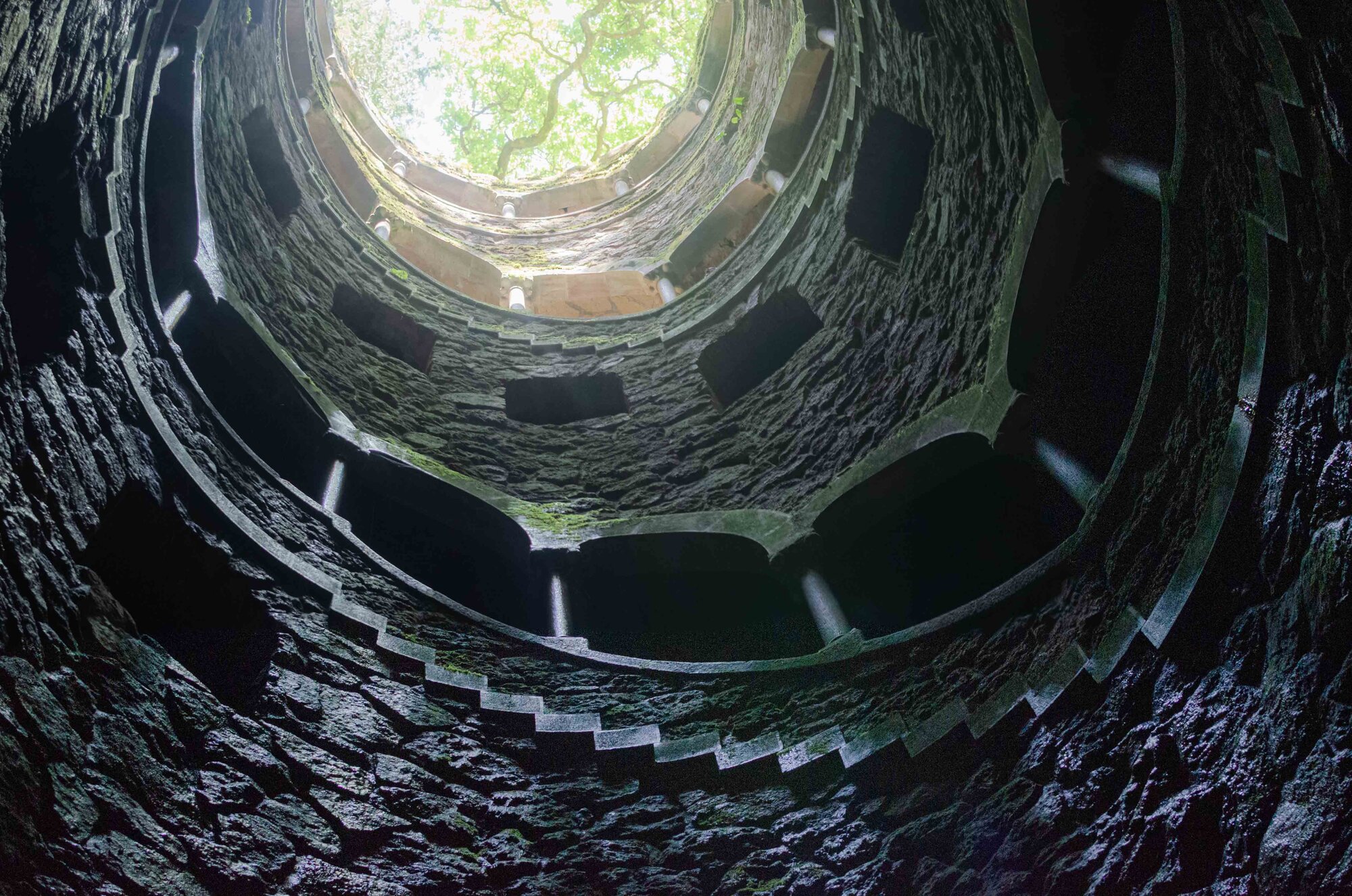 Poço iniciático visto de cima, Sintra